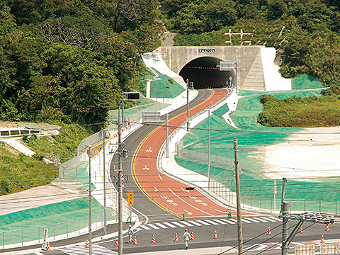 名護東道路標識設置工事